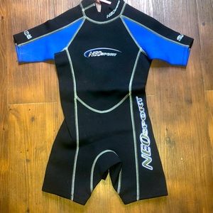 Wetsuit- Neosport 2/0MM - size 6